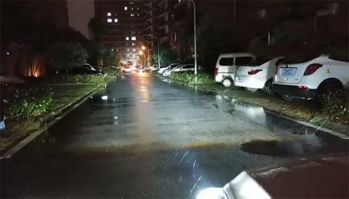 成都天一車(chē)燈米石led雙光透鏡雨天遠(yuǎn)光實(shí)拍