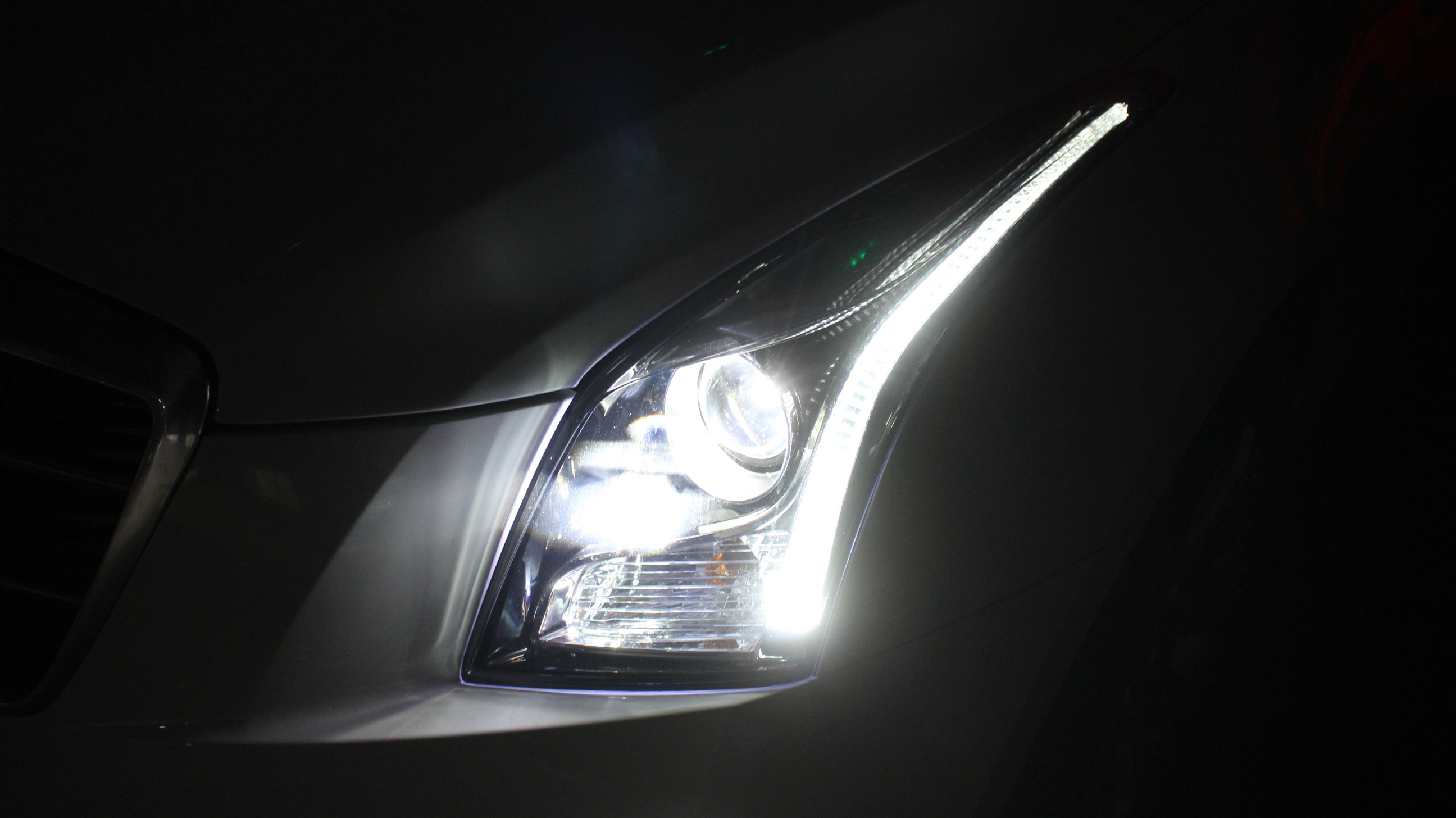 凱迪拉克ATS車燈升級(jí)格界LED雙光透鏡效果展示