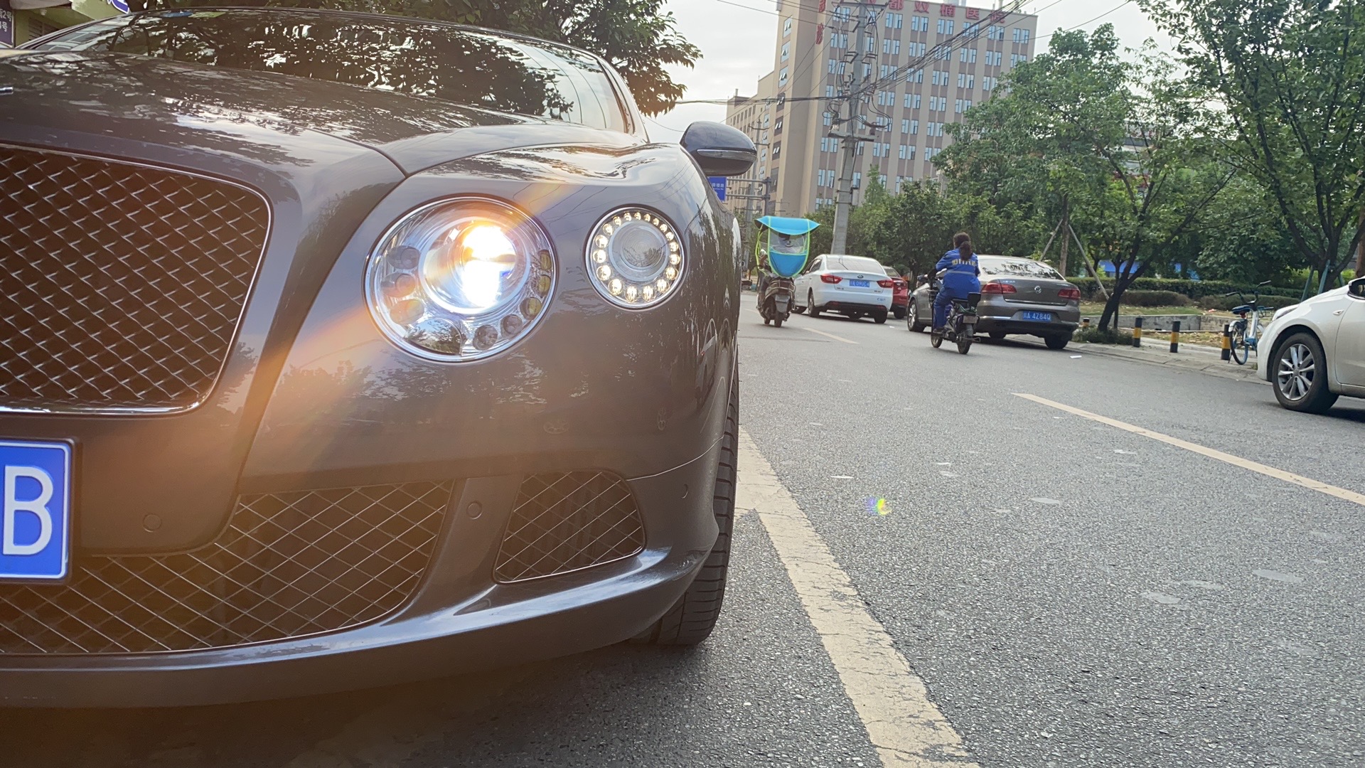 天一車(chē)燈賓利歐陸車(chē)燈改裝激光大燈