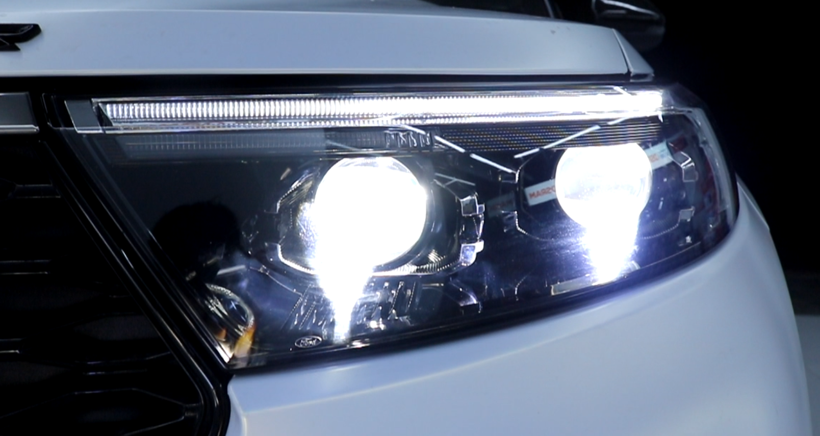 福特探險者車燈改裝LED雙光透鏡效果